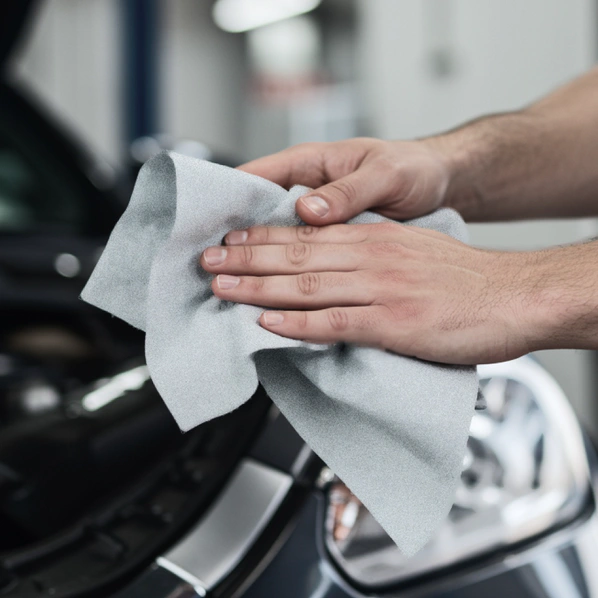 Industrial wipes effectively cleaning greasy automotive parts